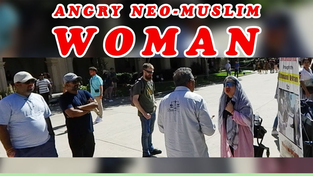 Angry neo muslim woman./BALBOA PARK